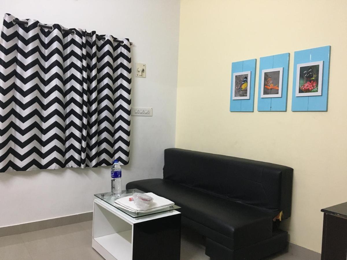 Srirangam Suit Rooms Tiruchirappalli Bagian luar foto